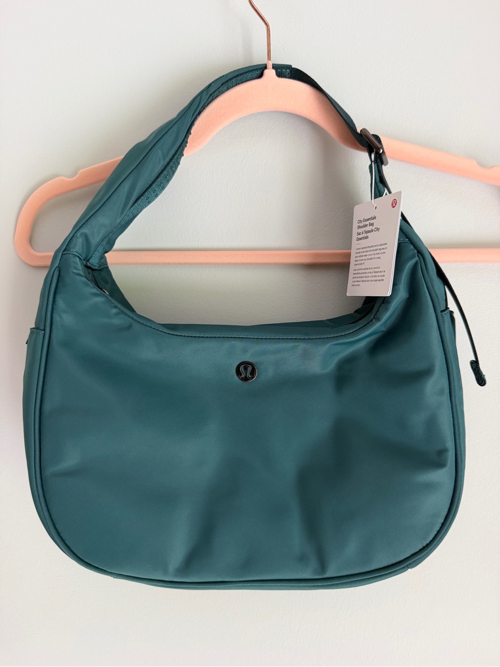 NWT Lululemon City Essential Shoulder Bag in Deep Marina